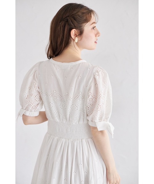 袖口リボン付きパール釦コットンレースワンピース tocco closet ワンピース 袖口リボン付きパール釦コットンレース