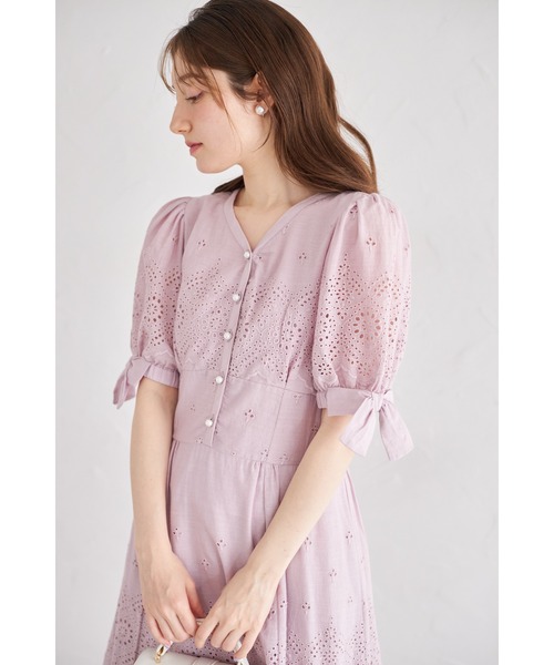 袖口リボン付きパール釦コットンレースワンピース tocco closet ワンピース 袖口リボン付きパール釦コットンレース