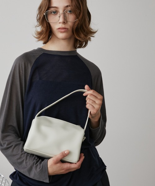 Auntie Rosa Holiday（アンティローザホリデー） ショルダーバッグ