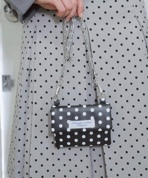 smyeon チェーンコンパクトリップポーチ ホワイト Chain compact pouch bag/チェーンコンパクトリップポーチ