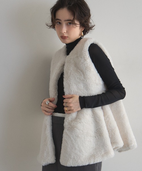 &. NOSTALGIA（ノスタルジア） ベスト ジレ フェイクファーペプラム