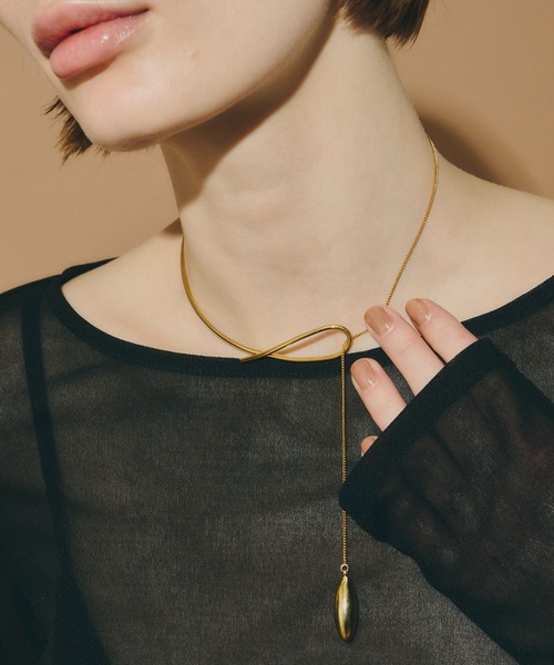 ☆MISSOMA☆ Leaf チャームチョーカー MISSOMA Leaf Charm Choker in Sterling Silver | endource