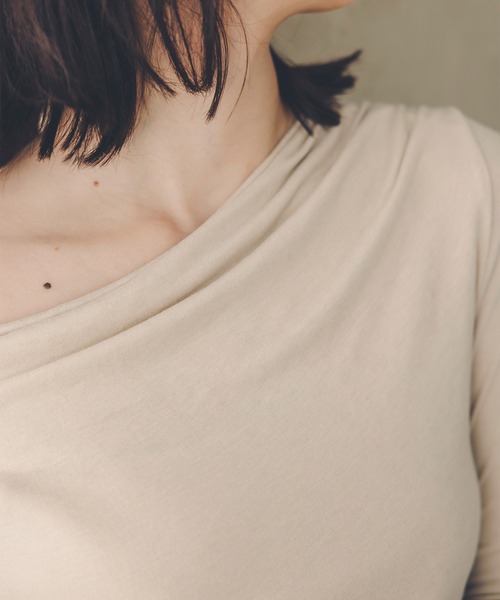 anuans（アニュアンス） tシャツ ギャザードレープカットトップス