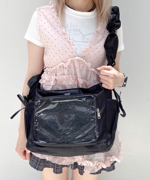 ショルダーとしても使える\tCHANEL\tサテンリボンクラッチバック ショルダーバッグ バッグ ギャザーサテンリボン痛バッグ