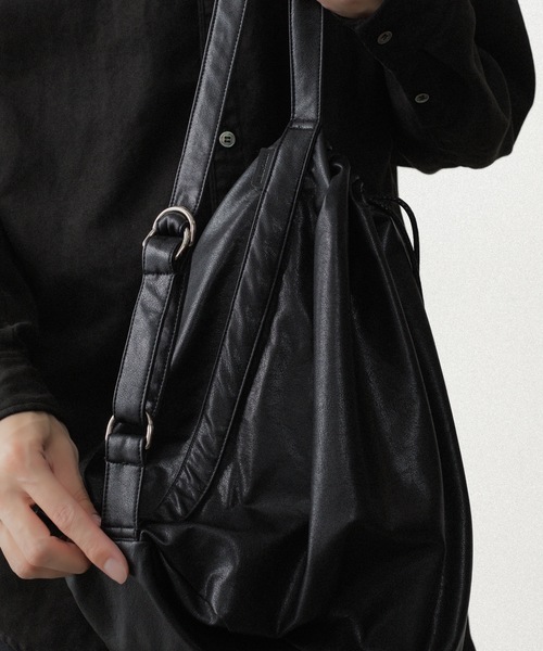 ATTACHMENT（アタッチメント） ショルダーバッグ シンセティックレザー