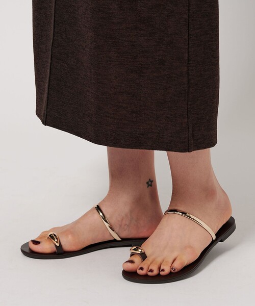 NICOLAS LAINAS メタリック サムリング サンダル size 37 NICOLAS LAINAS サンダル 「NICOLAS LAINAS」メタリック