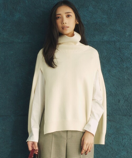 23区（ニジュウサンク） ニットポンチョ 38 ホワイト レディース