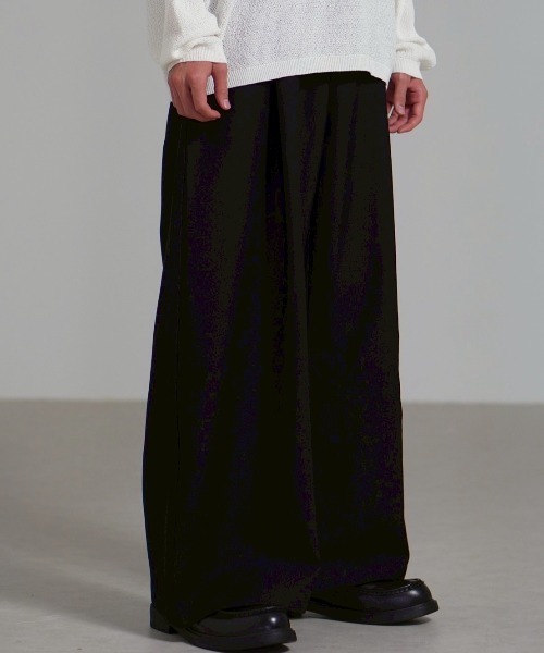 over tuck slacks 黒Sサイズ （chikashistu+） Chikashitsu+（チカシツプラス） スラックス 「Chikashitsu +」over