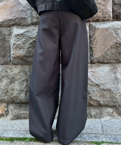 over tuck slacks 黒Sサイズ （chikashistu+） Chikashitsu+（チカシツプラス） スラックス 「Chikashitsu +」over