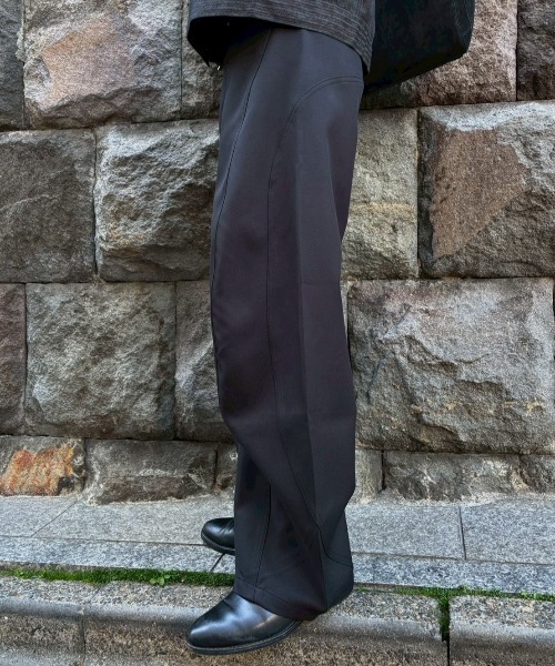 over tuck slacks 黒Sサイズ （chikashistu+） Chikashitsu+（チカシツプラス） スラックス 「Chikashitsu +」over