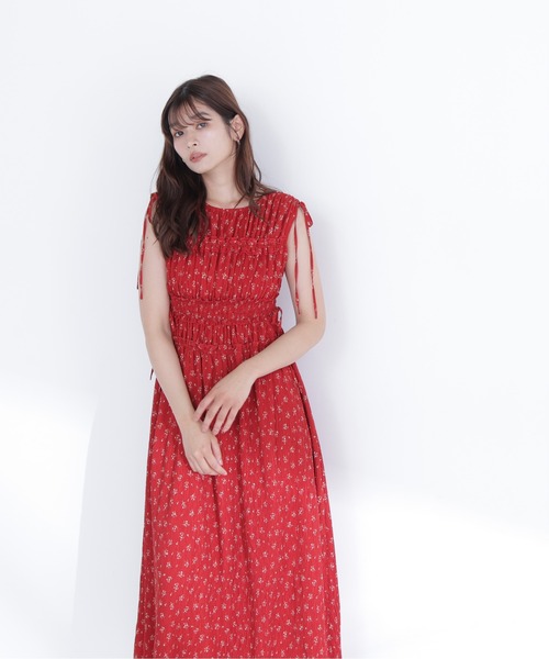 ワンピース フラワープリントドロストワンピースの画像