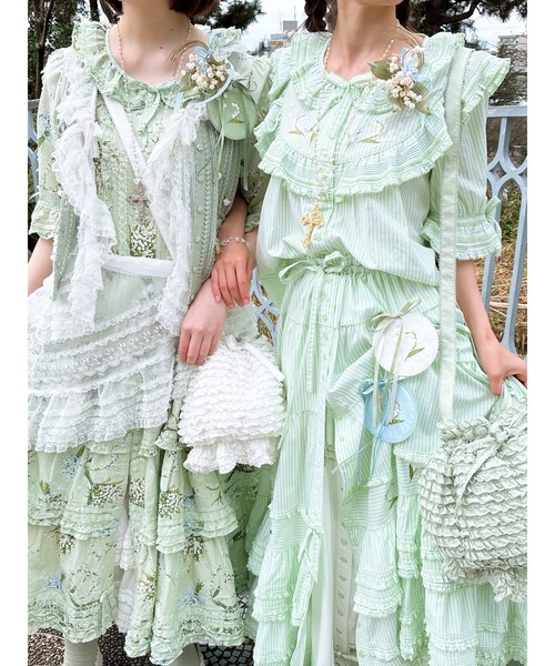 ブローチ スプリンクルポジー刺繍ワッペン レディースの画像