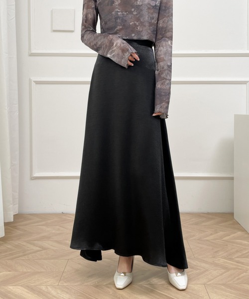 emi+ スカート バックスリットハイウエストサテンフレアスカート