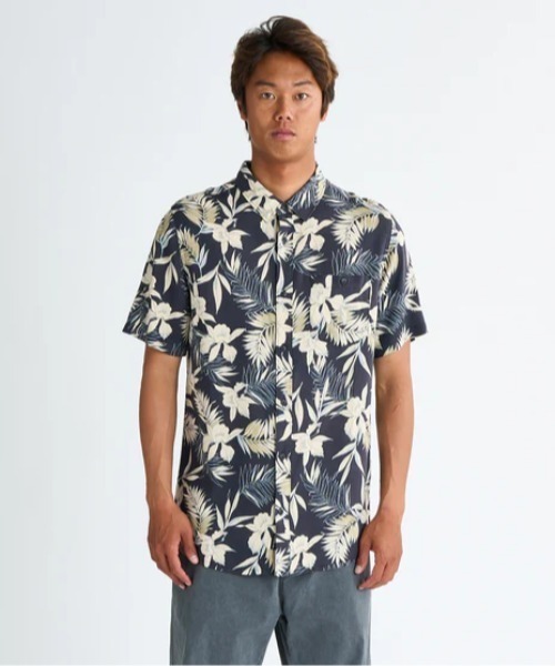 MARK & LONA ボタニカル柄 ホワイト半袖シャツ Quiksilver（クイックシルバー） シャツ 半袖 LEMNAS SS /クイック