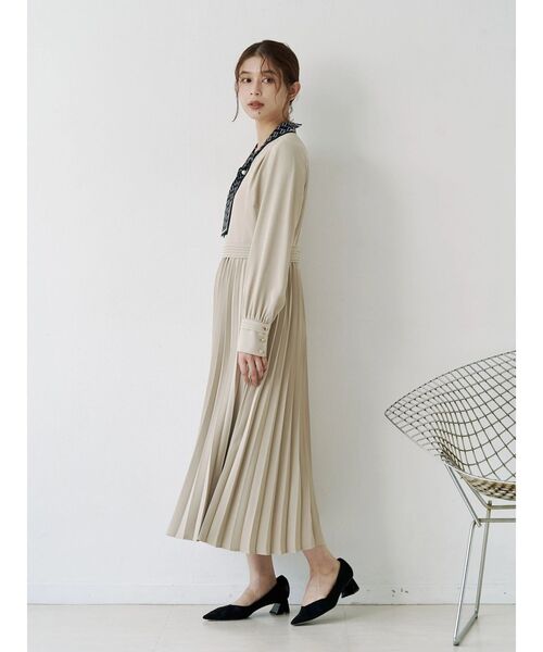 TONAL（トーナル） ワンピース スカーフタイパールプリーツワンピース