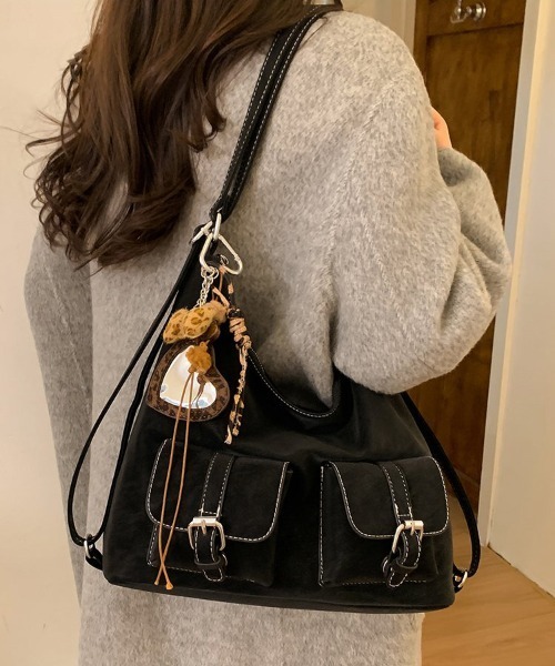 Y2K ショルダーバッグ FREE STYLISTS ショルダーバッグ バッグ Y2K チャーム付き大容量バッグ