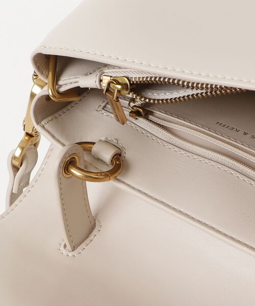 「CHARLES \u0026 KEITH」 2WAYバッグ M クリーム レディースの画像