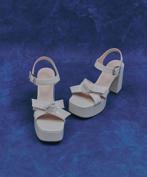 CHARLES ＆ KEITH（チャールズ&キース） 厚底 サンダル Anika アニカ 