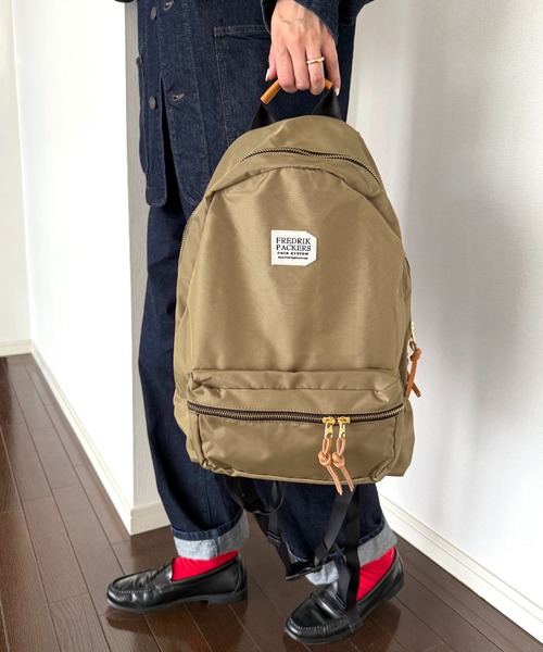 FREDRIK PACKERS（フレドリックパッカーズ） スマホショルダー デイ