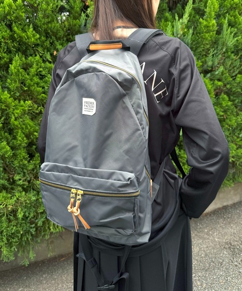 FREDRIK PACKERS（フレドリックパッカーズ） スマホショルダー デイ