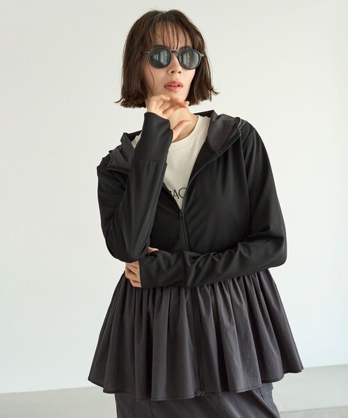 アンフィーロ　ペプラムフーディ　ラッシュガード　ブラック　М　新品　単品値下不可 UNFILO ラッシュガード ペプラムフーディラッシュガード「2024