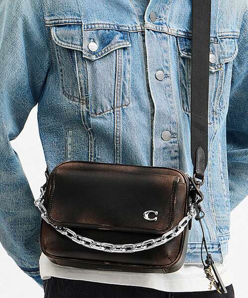 Coach ショルダーバッグ COACH ショルダーバッグ チャーター クロスボディ バッグ 24