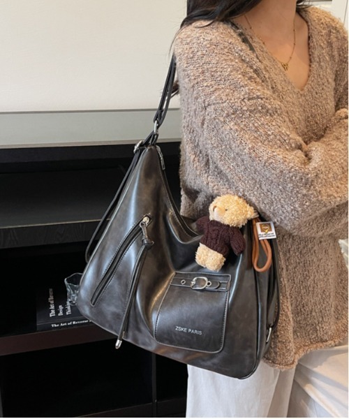 FREE STYLISTS ショルダーバッグ バッグ Y2K チャーム付き大容量バッグ