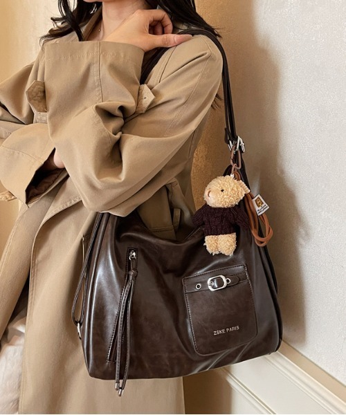 FREE STYLISTS ショルダーバッグ バッグ Y2K チャーム付き大容量バッグ