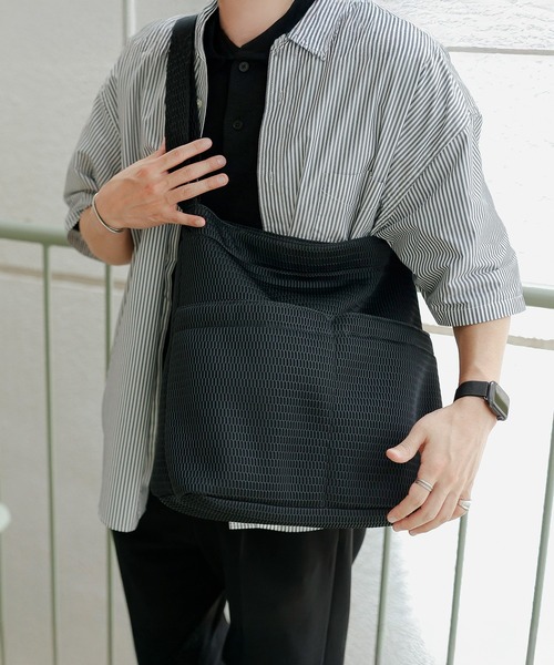 極美品 EDITA. エディータ 洗濯可 ボディバッグ ショルダーバッグ mm黒 EDITA.]【洗濯機で洗える】 ボディバッグM | KOBUNSHA SELECT SHOP