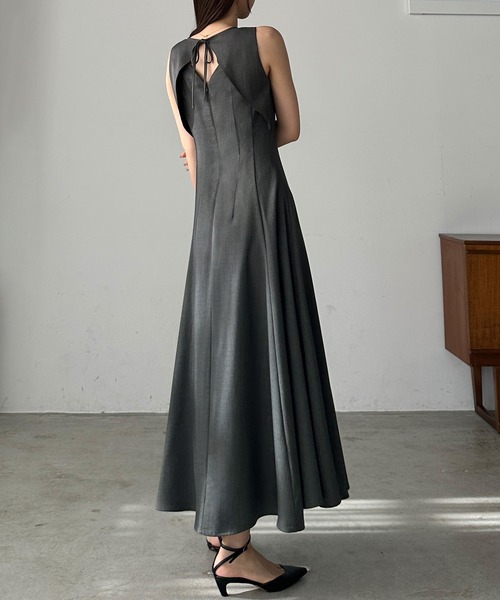 Louere ワンピース バックオープンノースリーブフレアワンピース