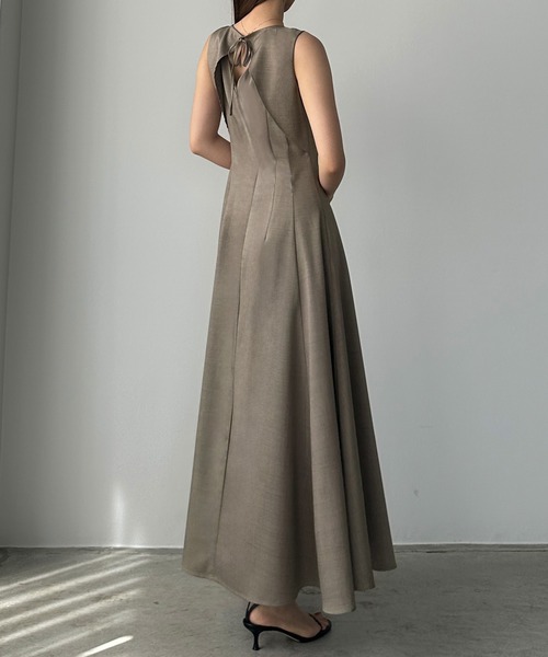 Louere ワンピース バックオープンノースリーブフレアワンピース