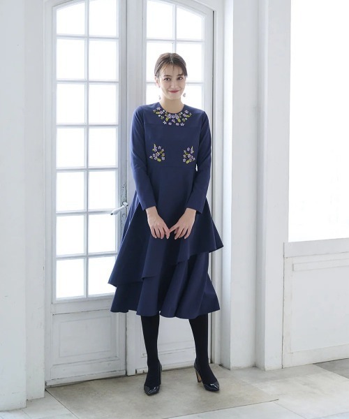 chesty フラワー刺繍コートワンピース　ネイビー Chesty（チェスティ） ワンピース フローラルレイヤードワンピース
