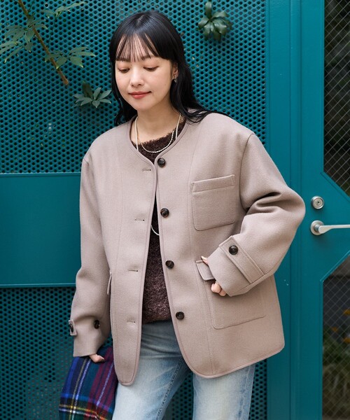 フリークスストア新作♡　ベージュ ショート丈フレア ジャケット fサイズ FREAK'S STORE（フリークスストア） ノーカラージャケット フリ