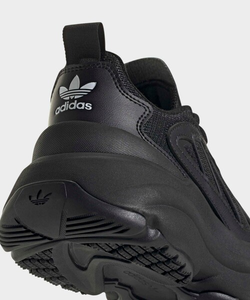 adidas（アディダス） スニーカー 「adidas / アディダス」OZGAIA