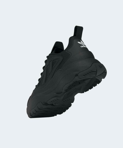 adidas（アディダス） スニーカー 「adidas / アディダス」OZGAIA