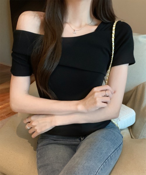 by muni:r tシャツ 「お気に入り登録数1.2万突破！」アンバランスオフ