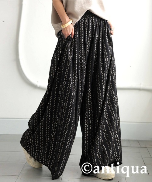 ジャガードグロッシーフレアパンツ　サイズ2 seyto（セイト）の「Jacquard glossy wide flare pants