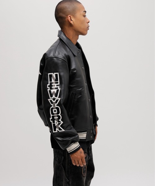 人気✨AVIREX レザージャケット　バーシティ　スタジャン　本革　M 黒 AVIREX スタジャン 「50th Anniversary」GRAPHIC VARSITY
