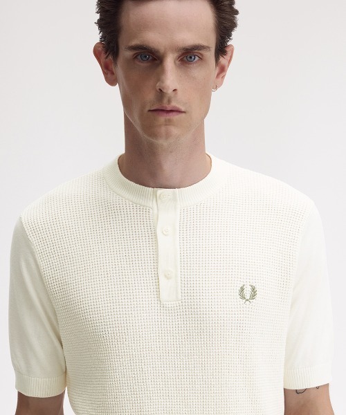 FRED PERRY（フレッドペリー） tシャツ Waffle Stitch Henley Neck T