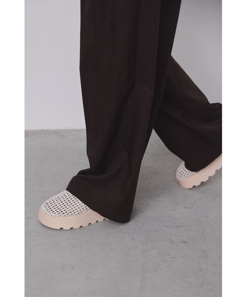 un/neu スリッポン ボリュームソールメッシュサンダル