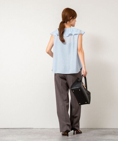 極美品 EBONY エボニー シアーブラウスノースリーブ アイリスカットトップス 138896_fit9_1.jpg