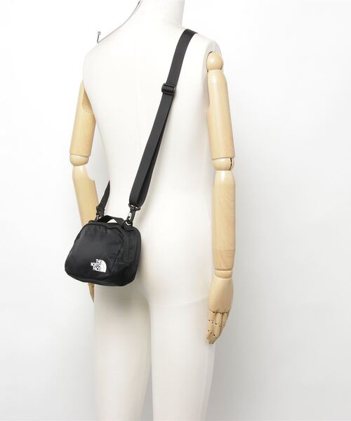THE NORTH FACE ブラックショルダーバッグ THE NORTH FACE（ザ ノースフェイス） ショルダーバッグ - ブラック