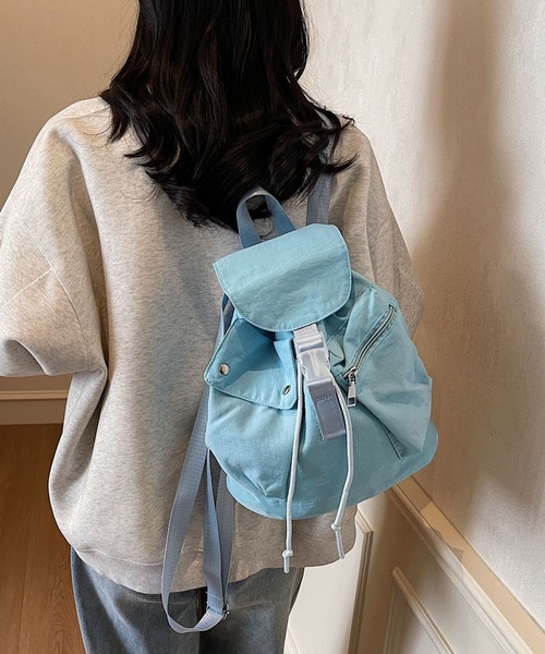LA VORAGINE（ラ ヴォラジネ） デイバック リュック 軽いバッグアシメ
