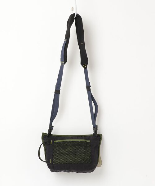 Acne Studios(アクネ ストゥディオズ) ワンポイントショルダーバッグ Acne Studios(アクネ ストゥディオズ) ワンポイントショルダーバッグ