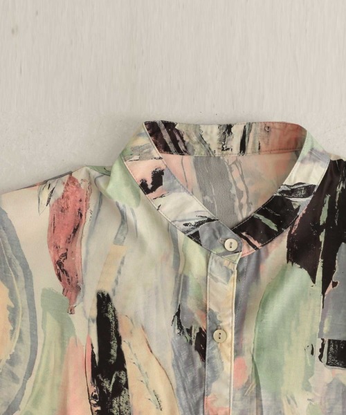 antiqua（アンティカ） ブラウス シャツ 水彩プリント風アート柄シアー