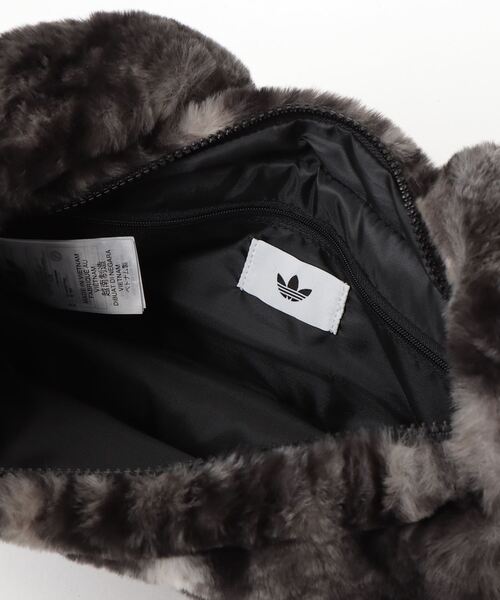 adidas ショルダーバッグ　ロゴ　総柄 adidas（アディダス） ショルダー ショルダーバッグ adidas / アディ
