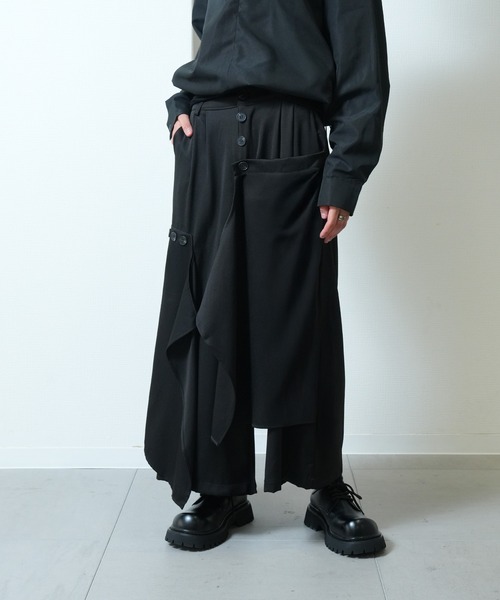 パンツ wide asymmetry pants Ruze パンツ Out button asymmetry wide pants / アウトボタン
