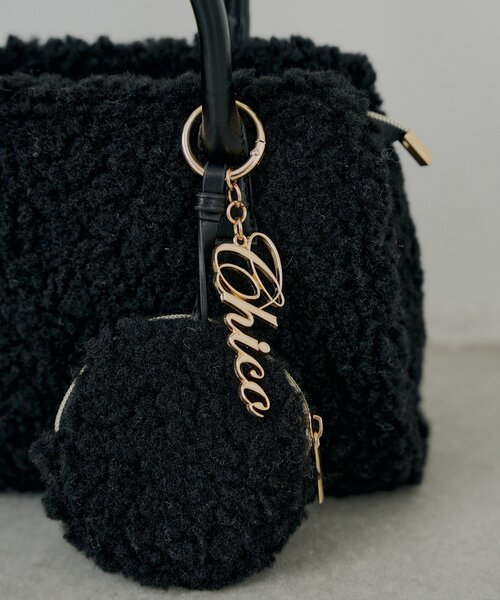 Chico（チコ） ボストンバッグ ロゴチャーム付きスエードムートン