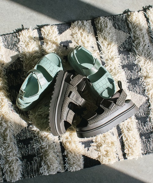 UGG Australia（アグオーストラリア） 厚底 ugg サンダル (UGG)W