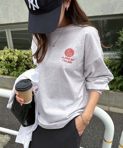 andme tシャツ プリントエンブロイダリーロゴ長袖Tシャツ